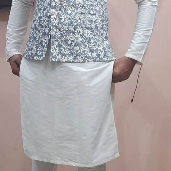 Kurta with jacket - Picture 2 of 2